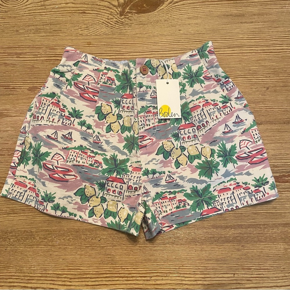 NWT Mini Boden Pink and Green Vacation Scenic Print Shorts